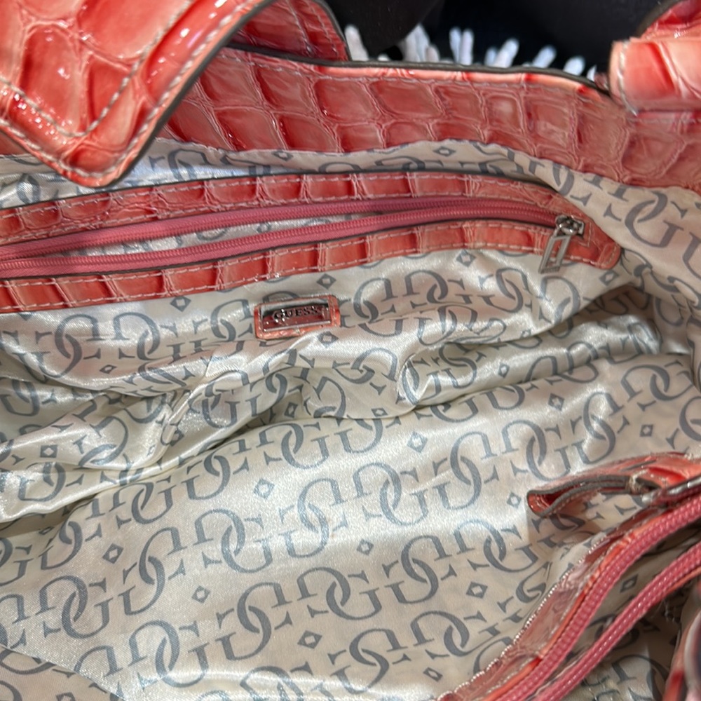 Guess Handbag - Picture 7 of 9